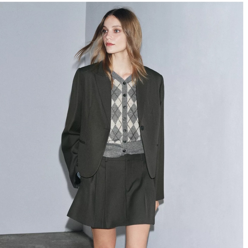 NEW! Zara SUIT SET Straight Cut Charcoal Blazer and Skirt Size 10